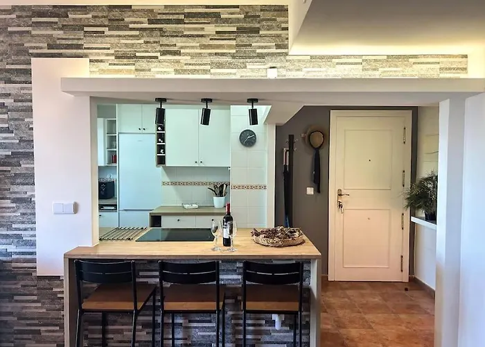 Modern Duplex With Bbq Rooftop Apartment
